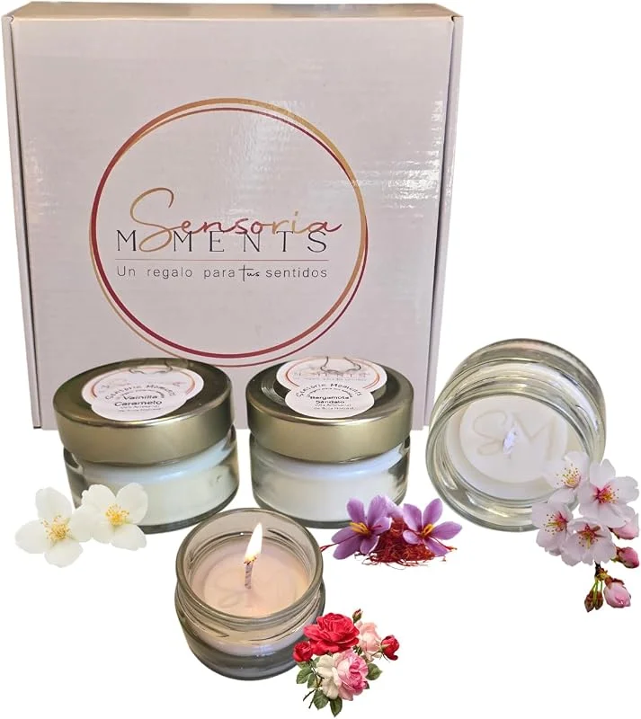 Visita la tienda de Sensoria Moments Pack Floral Velas Aromáticas, 4 Velas Pequeñas de Soja, Set para Regalo, Hecho a Mano en España, 48gr, u 10h, u Regalo Mujer San Valentín, Dia de la madre, Dia de los enamorados — Cena a la luz de velas