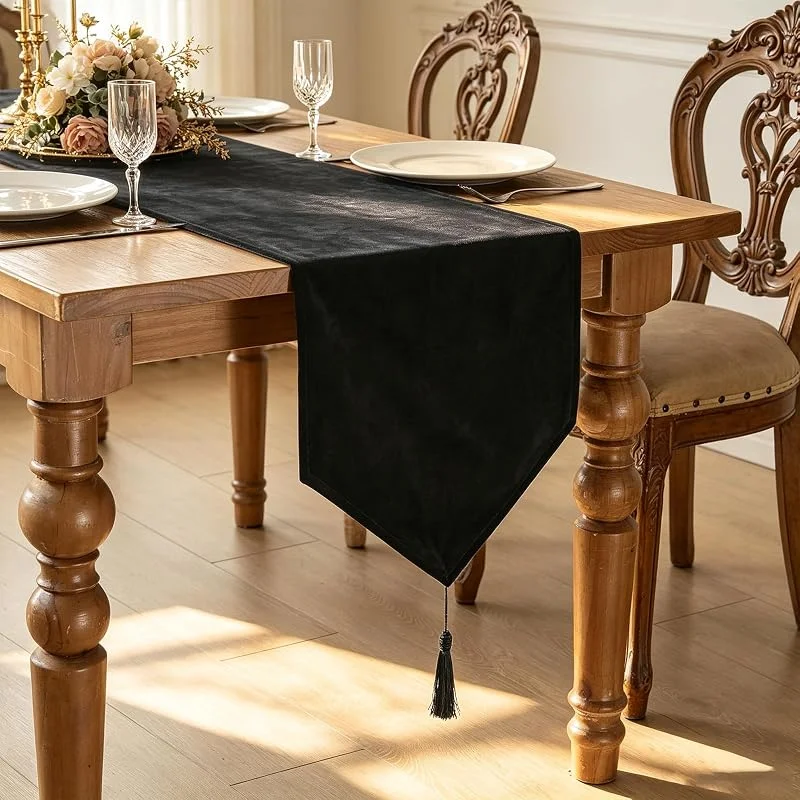 Visita la tienda de BALCONY & FALCON Camino de mesa en negro con borlas, 35 x 180 cm, terciopelo decoración. — Hogar y cocina