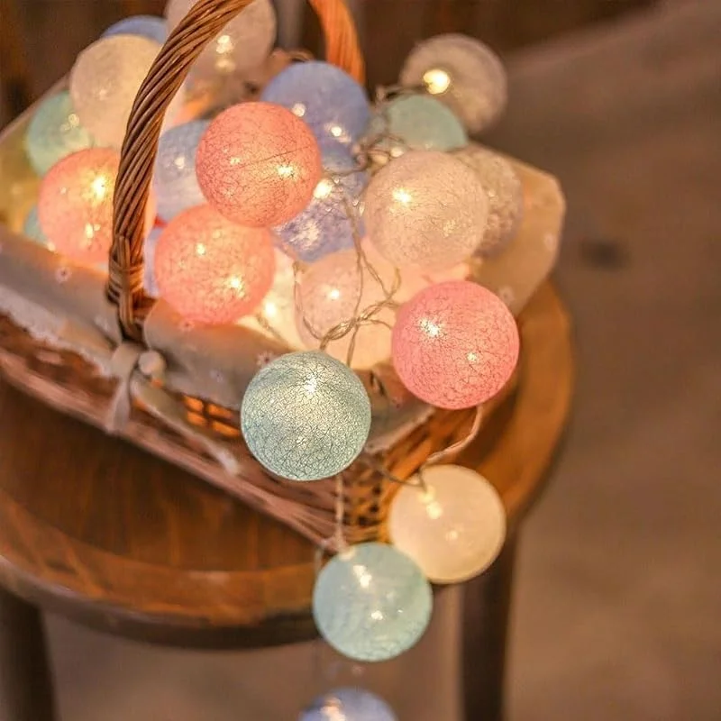 HOTUT Guirnalda de Luces de Bolas de Algodón, Guirnalda Luces Interior, 3, 3 m, 20 LED, USB, Colores Variados - para Habitación Mesa Estante Patio Cafetería Fiesta Boda — Cena a la luz de velas