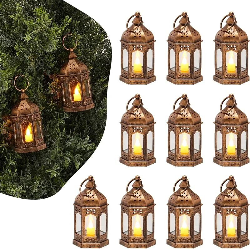 Visita la tienda de VEVOR VEVOR Faroles Decorativos para Velas, Velas LED Eléctricas sin Llama, Soporte de Plástico con Cristal, en la Pared, para Porches, Mesas de Boda, Fiestas, Color Bronce, 65 x 65 x 128 mm, 12 uds — Cena a la luz de velas