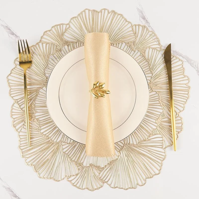 YUNHENTONG Manteles Individuales Navidad, 6 Piezas Manteles Individuales Huecos de Dorado, Mantel Individual Dorado, PVC Salvamanteles Lavables para Decoración de Mesas — Hogar y cocina