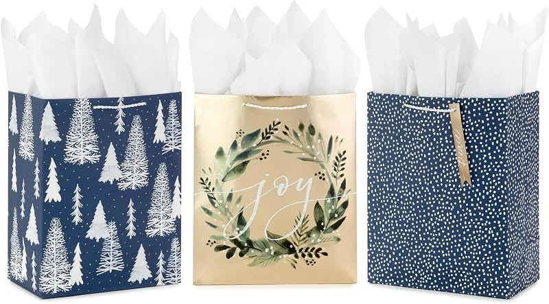 Hallmark Bolsas de regalo grandes de 33 cm con papel de seda (3 elegantes bolsas: azul marino y blanco, corona brillante, árboles) para Navidad, Hanukkah, bodas, solsticio de invierno — Envoltorio regalo