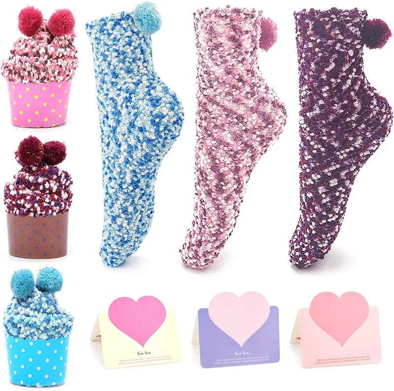 Visita la tienda de QKURT QKURT 3pcs Divertidos Calcetines de Pastel, Diseño de Magdalenas Calcetines Niñas Calcetines de Navidad con caja de regalo 2 piezas Tarjetas Presentes — Decoracion Navidad