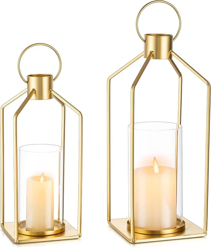 Staymoment Juego de 2 candelabros con forma de linterna dorada con cilindro de cristal: 2 x portavelas de pilares para decoración de mesa moderna para boda, sala de estar y armario — Cena a la luz de velas