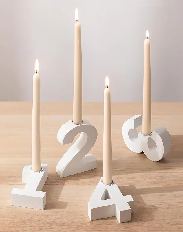Romadedi Corona de Adviento con números de madera, modernos: portavelas, números de Adviento, 1 – 4, blanco, minimalista para velas de varilla, diseño escandinavo para mesa y alféizar de ventana — Adviento y mesa