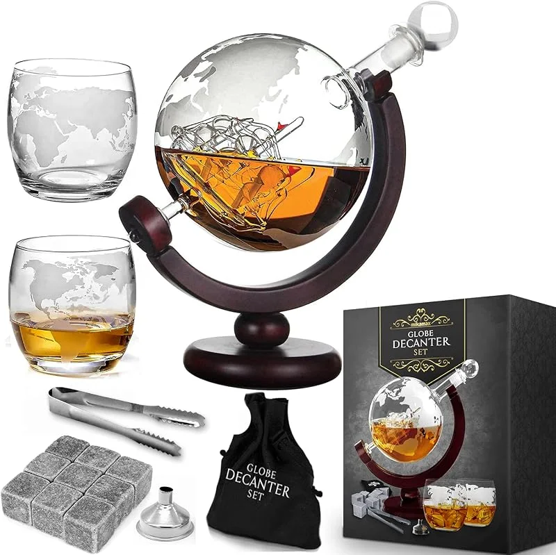 Visita la tienda de mikamax Mikamax – Globe Decanter Set – Whiskey Decantador Globo – Whiskey Decanter - 20 x 12 x 22 cm - Jarra de Whisky – con Dos Vasos de Whiskey y Estánder de Madera — Vino y mesa festiva