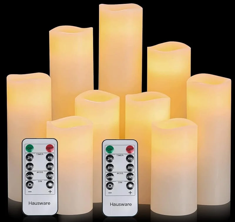 Hausware Paquete de 9 Velas Sin Llama, Velas con Pilas H 4 "5" 6 "7" 8 "9" Vela de LED Real de Pilar de Cera Que Parpadea con Control Remoto, Marfil -Clase de Eficiencia Energética A — Cena a la luz de velas