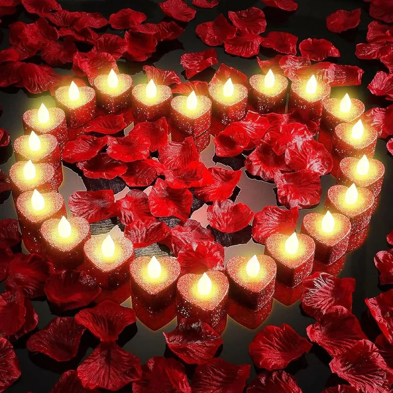 Hutato 24 Velas LED Brillantes Con 1200 Pétalos de Rosa Artificiales - Decoración Romántica Para San Valentín y Aniversario - Velas Sin Llama Para Mesa — Cena a la luz de velas