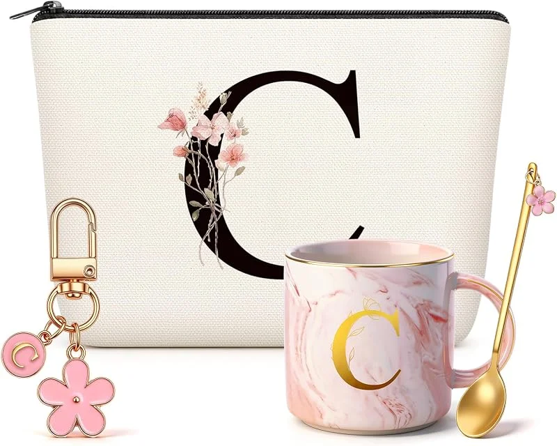 Jadive 4 Regalos para Mujer Taza de Café de Cerámica con Inicial, Neceser de Lona, Llavero con Inicial, Regalos de Cumpleaños para Esposa, Hermanas, Damas de Honor y Amigas, Navidad(C) — Adviento y mesa