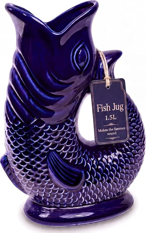Giggling Grandma Jarra de Agua Cerámica 1, 5 L, Forma de Pez, Azul Cobalto — Vino y mesa festiva