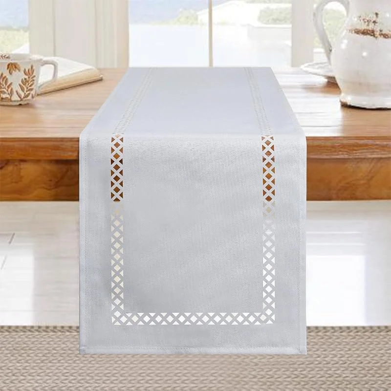 BAZIOE Camino de mesa moderno blanco con aspecto de lino, resistente al agua, diseño calado, de, ideal para decoración de fiestas, mesa de comedor, restaurante, fiesta de Navidad. — Hogar y cocina